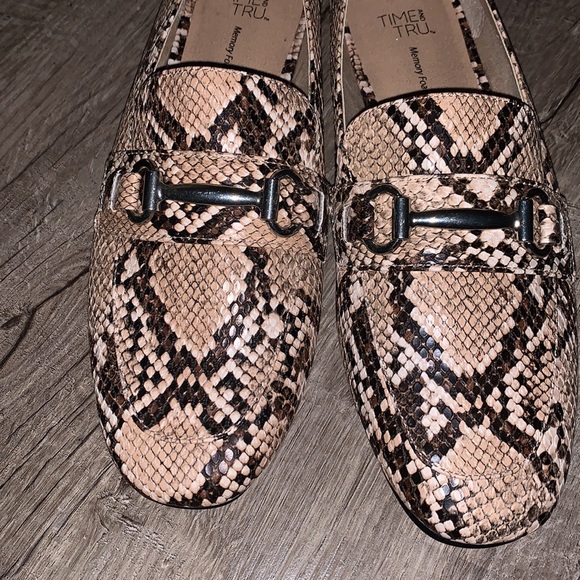 Time And Tru Slip On Shoes - Picture 6 of 14